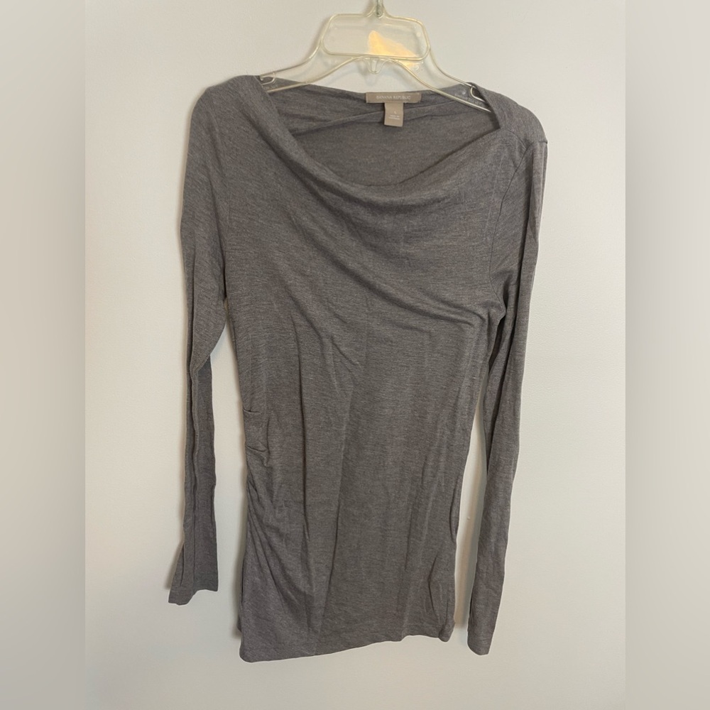🎉2/$10 Banana Republic Stretchy Blouse Small - Picture 2 of 5